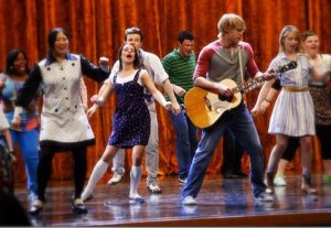 Glee Club - Cantando Don't Stop